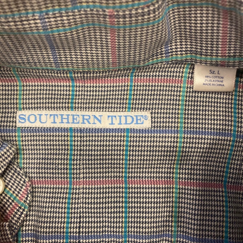 Southern Tide Button down - Picture 3 of 3